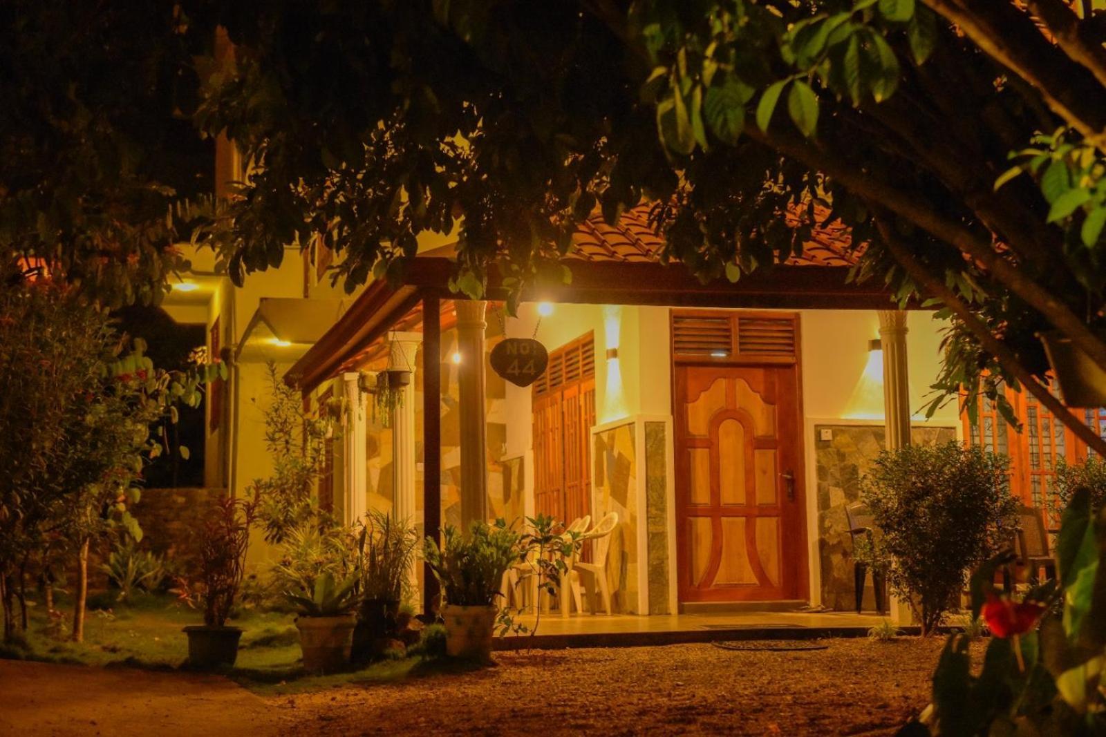 Maya 44 Ella Luaran gambar